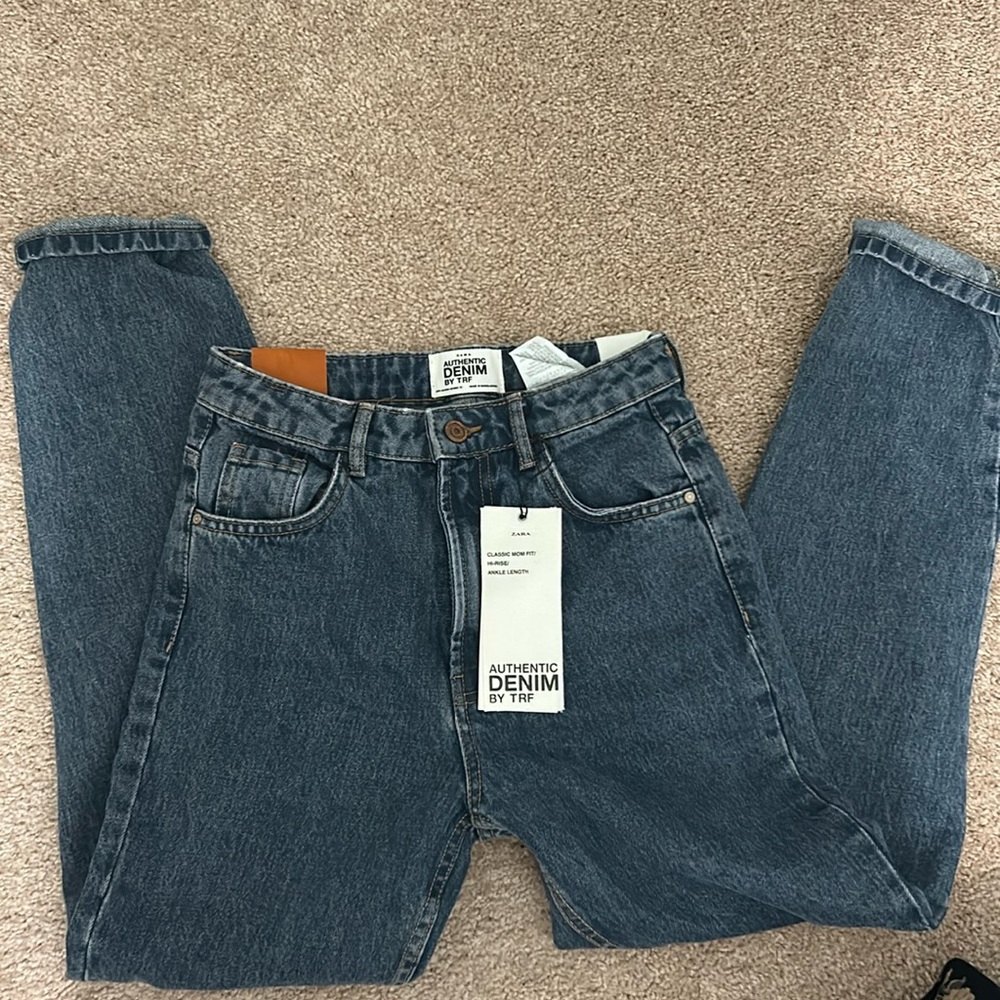 Mom fit jeans. With tags on